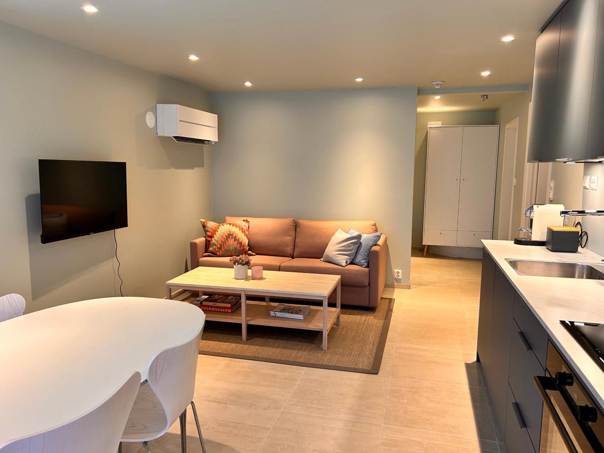 Apartment Basement With Sea View *